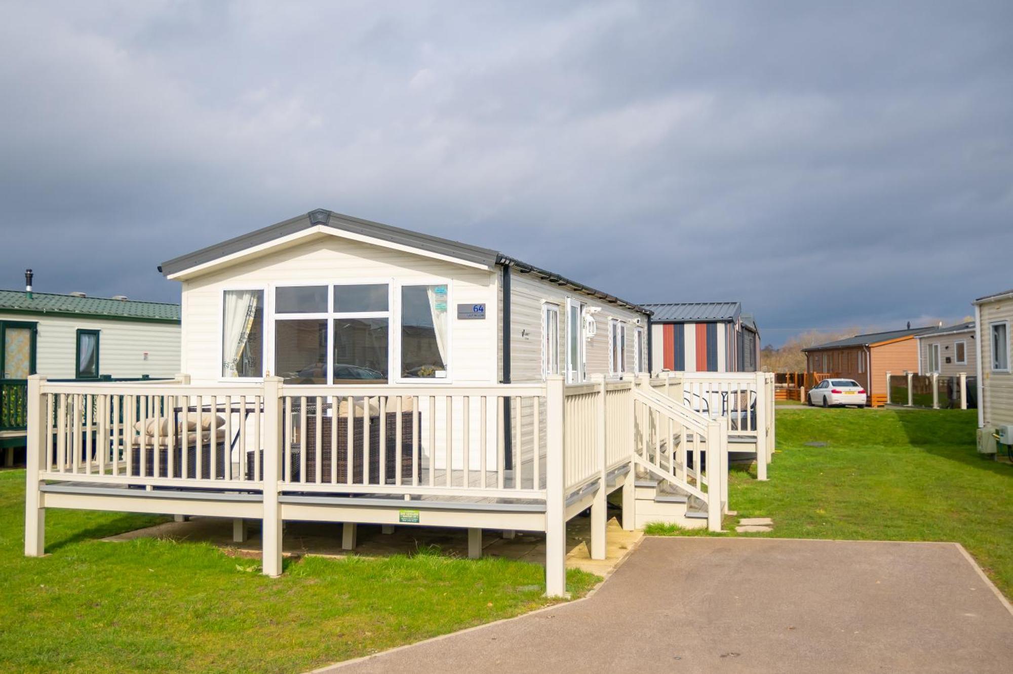 64 Lancaster The Lazy Willow 3 Bedroom Hot Tub Caravan Tattershall Lakes Dış mekan fotoğraf